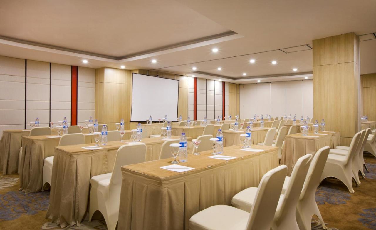 Hotel Santika Mega City Bekasi Exterior foto