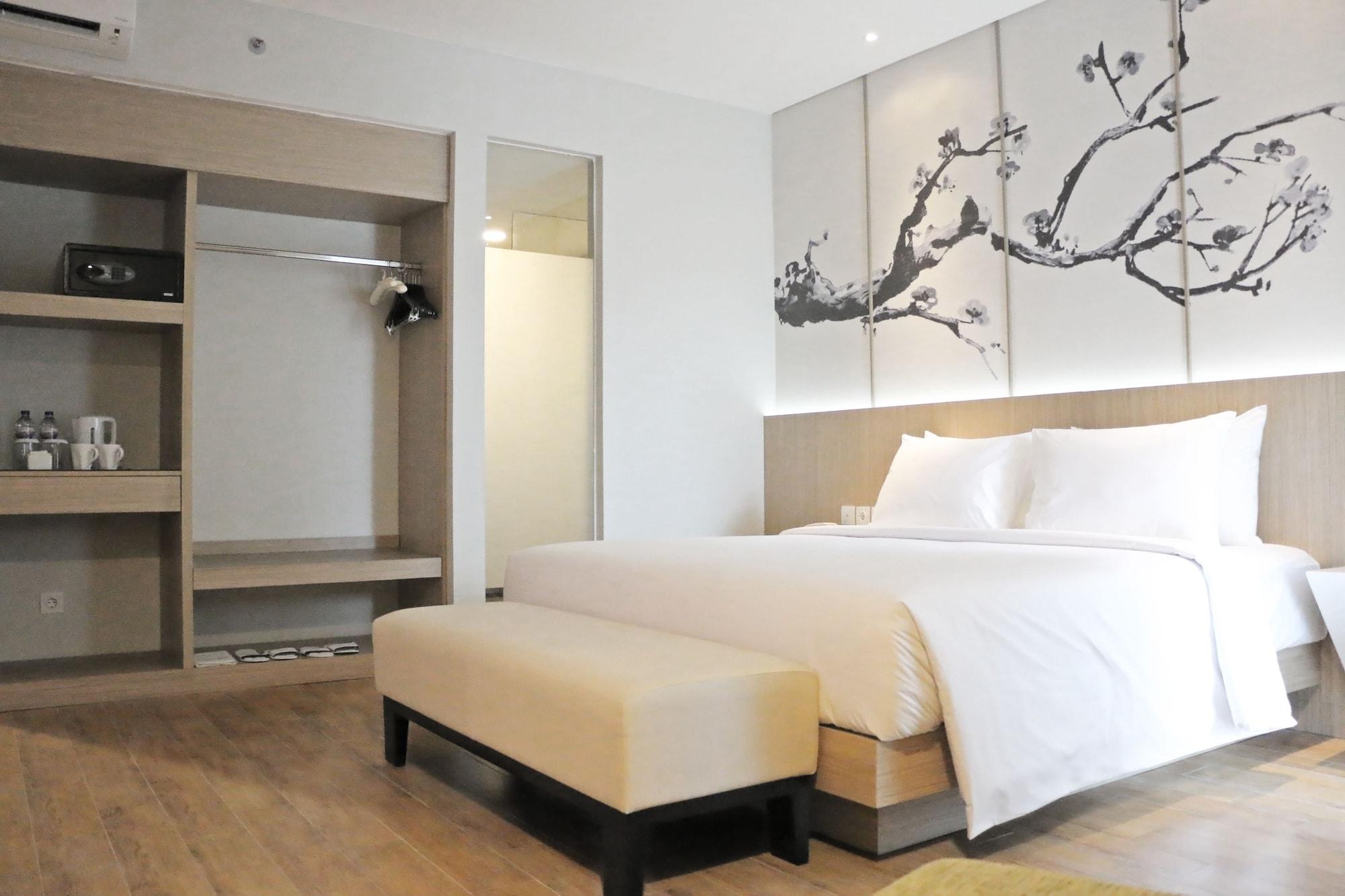Hotel Santika Mega City Bekasi Exterior foto